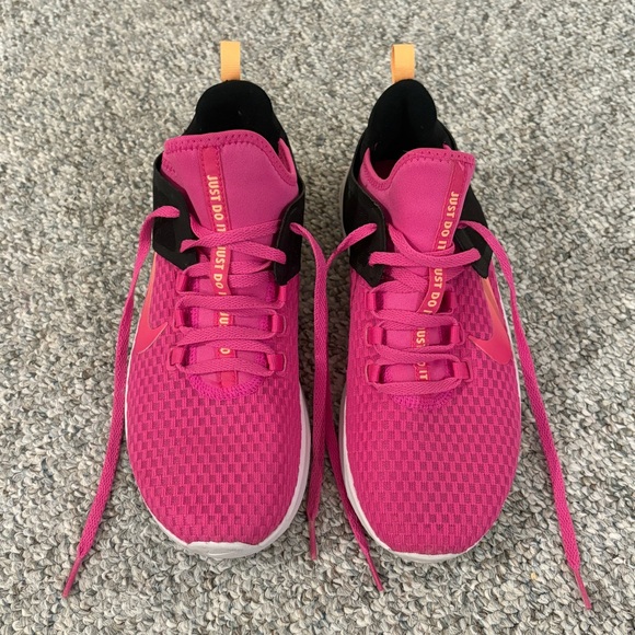 Nike Air Max Bella TR 2 'Laser Fuchsia' - Picture 2 of 8